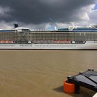 Celebrity Solstice vor der Meyerwerft