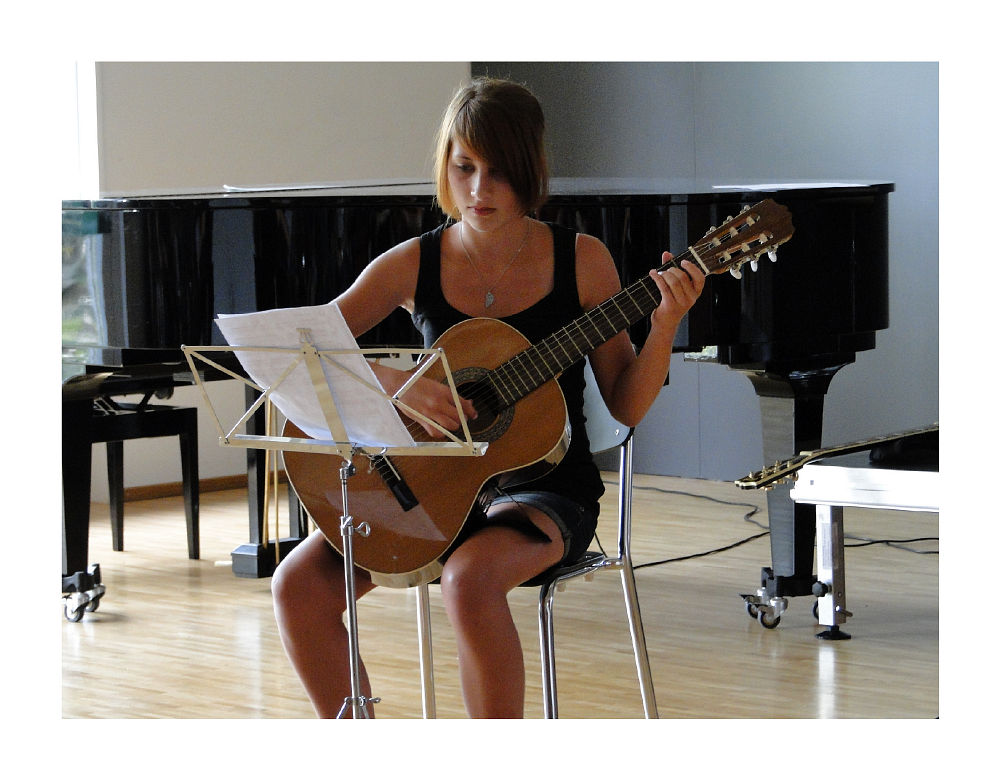 céline et sa guitare