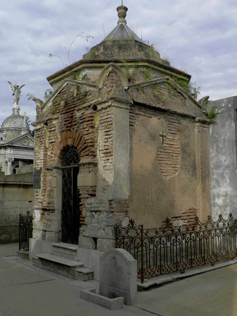 "Cementerio La Recoleta"