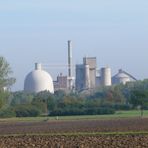 Cemex-Zementwerk- Beckum-bei Sonnenschein