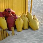 Cendriers de plage au petit matin