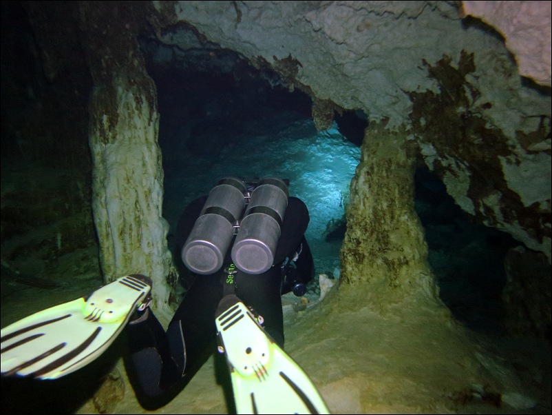 Cenote Dos Ojos #1