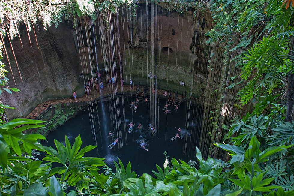 Cenote Sagrado Azul...