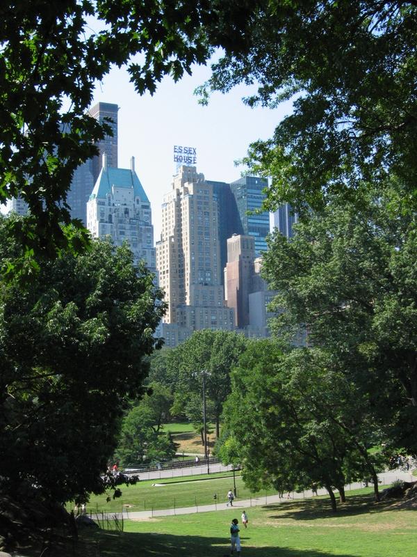 Central Park East mit Blick zur Park Avenue