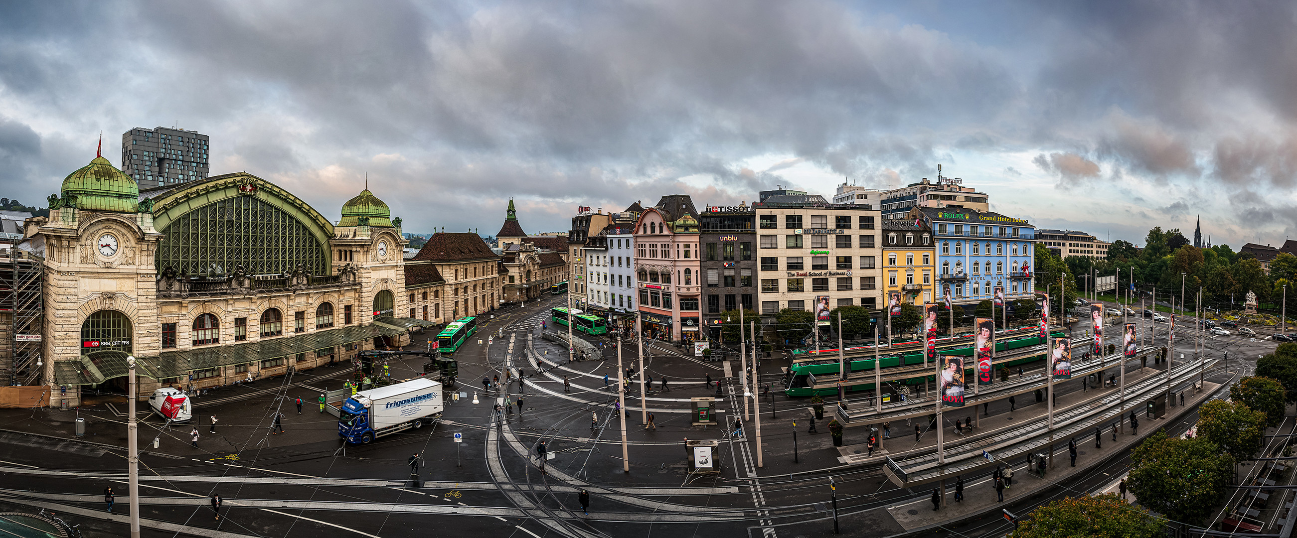 Centralbahnplatz: 8:21 h