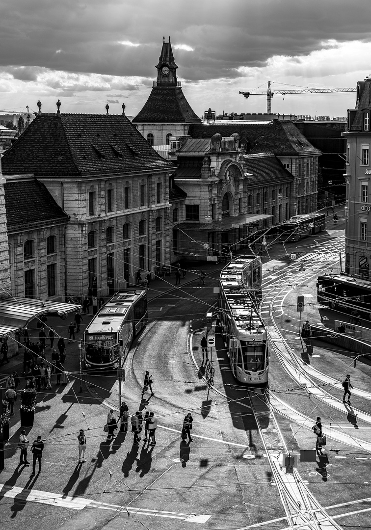 Centralbahnplatz am Abend