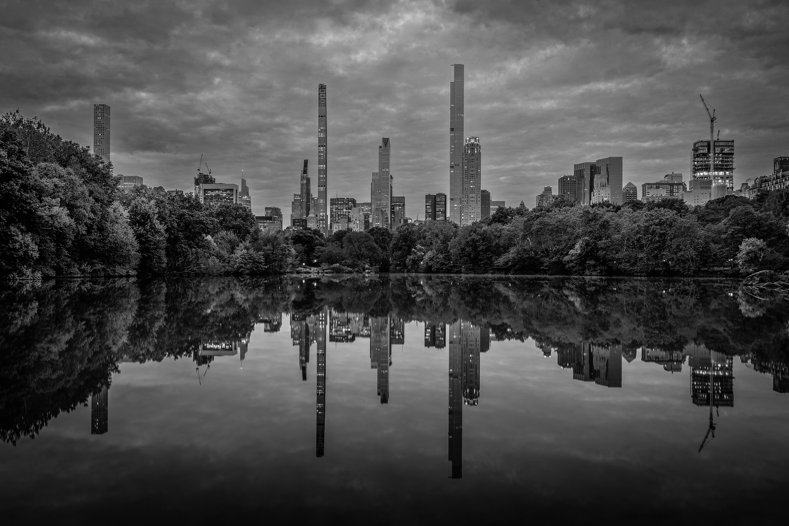 Centralpark gespiegelt S/W