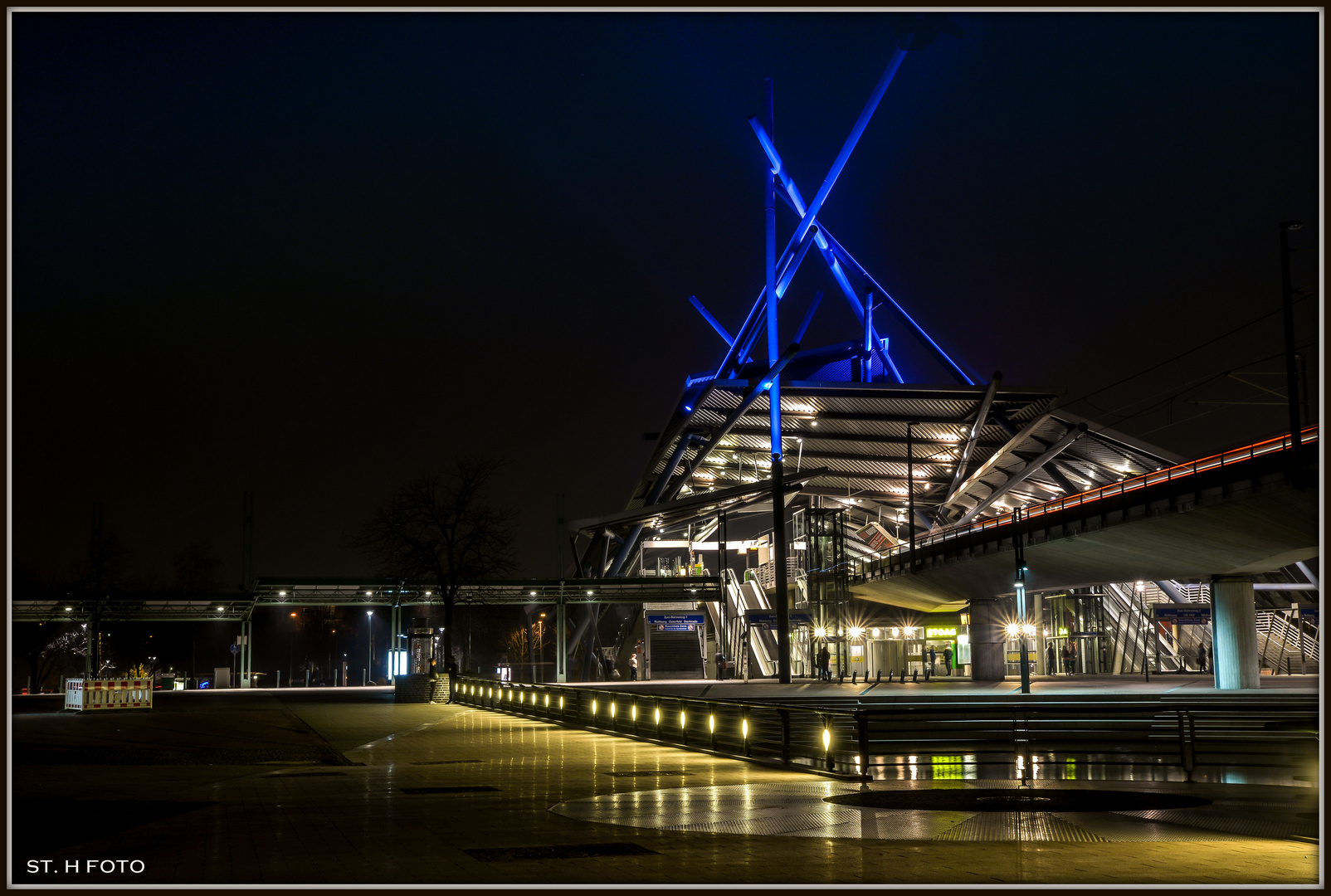 Centro Bahnhof by Night.........