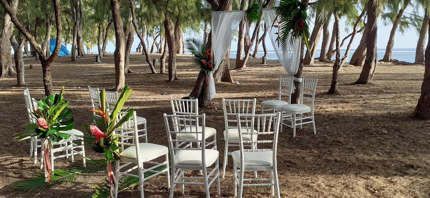 Cérémonie de mariage improvisée sur la plage du Lagon (île de la Réunion)