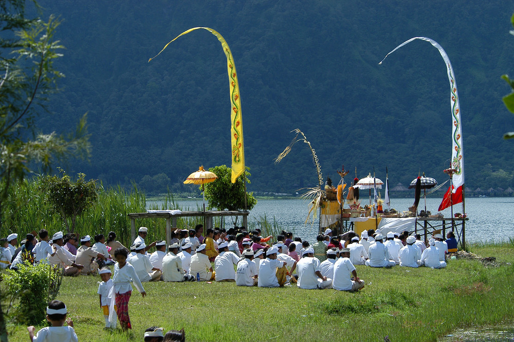 Cérémonie hindouiste à BALI.