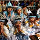 Ceremonie pour petites princesses de Birmanie