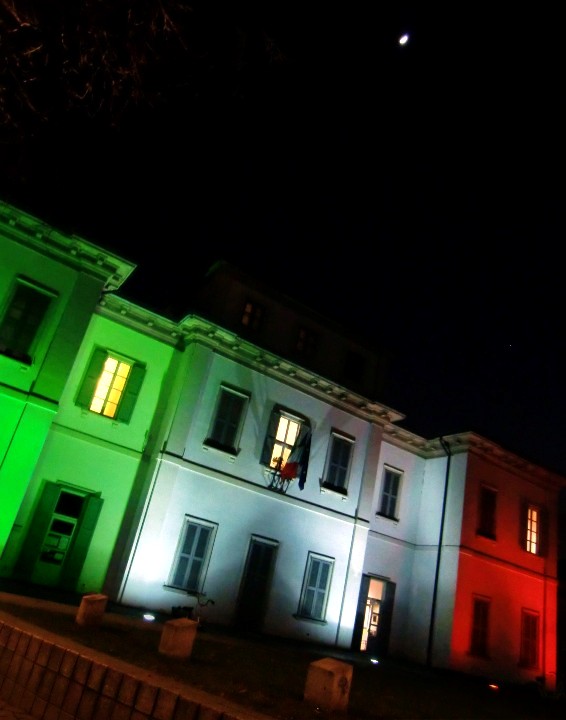 Cernusco sul Naviglio, Villa Greppi in tricolore