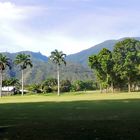 Cerro el Avila desde campos de Golf del Country Club de Caracas.