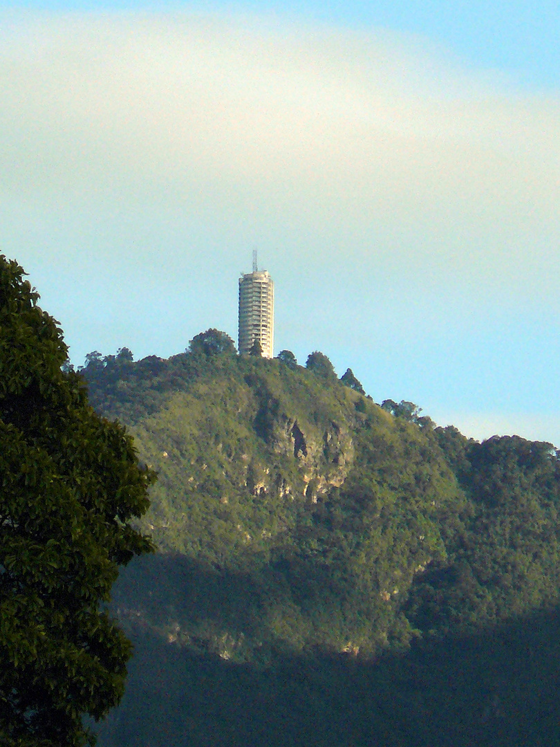 Cerro El Avila y Hotel Humbolt, Caracas, Venezuela