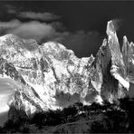 CERRO TORRE IM LICHT