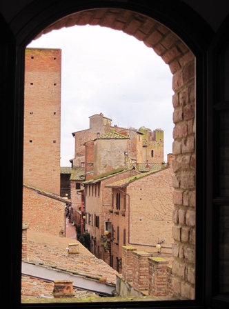 Certaldo Alto (Firenze) Toscana: un borgo medievale di mattoni rossi!