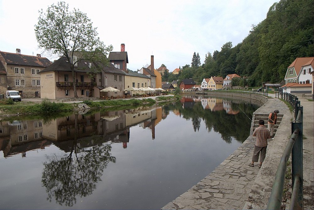 Ceský Krumlov - Reflektionen auf der Moldau