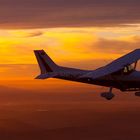 Cessna 172 im Sonnenuntergang