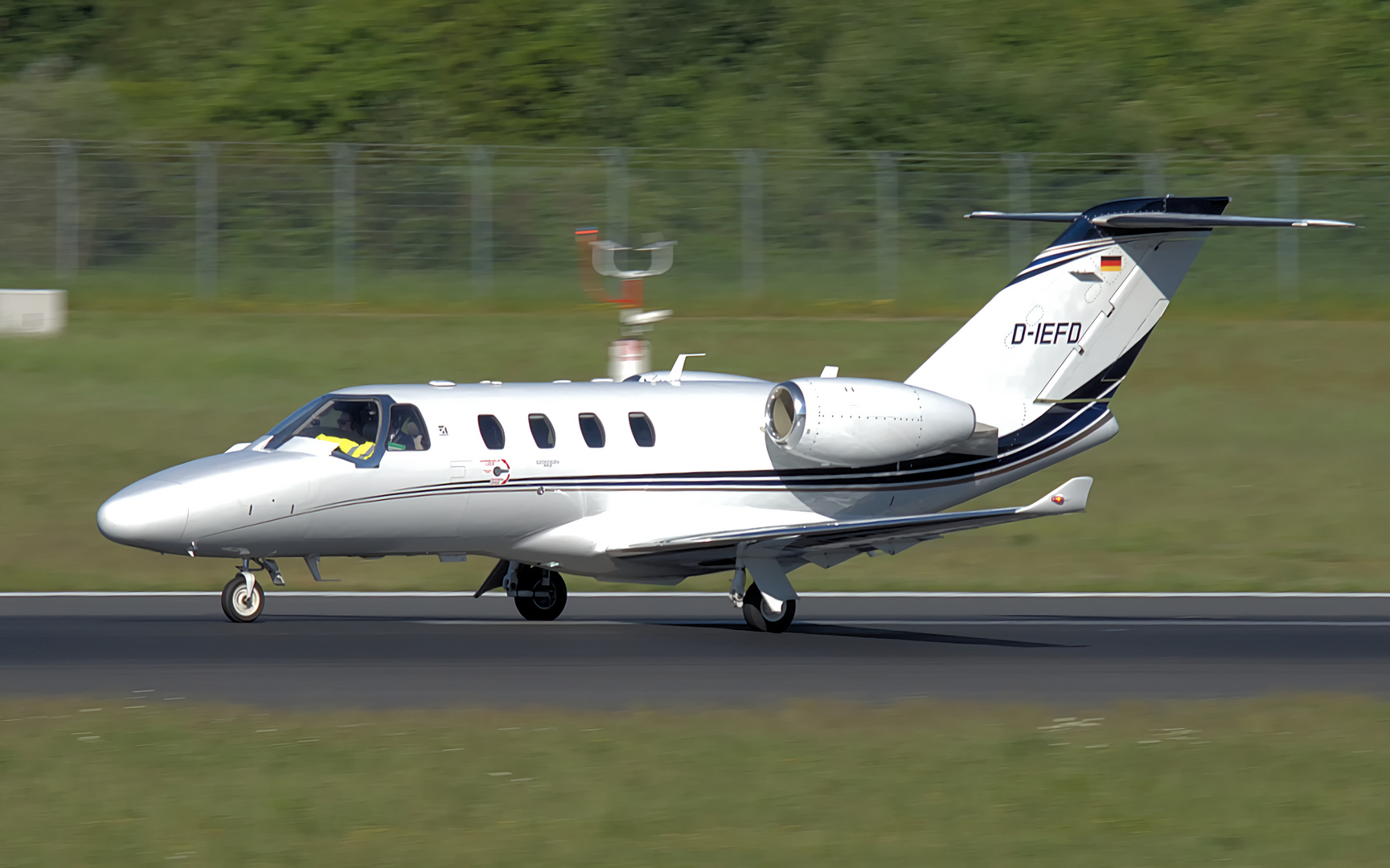 - Cessna 525 Citation M2 - E-Aviation-