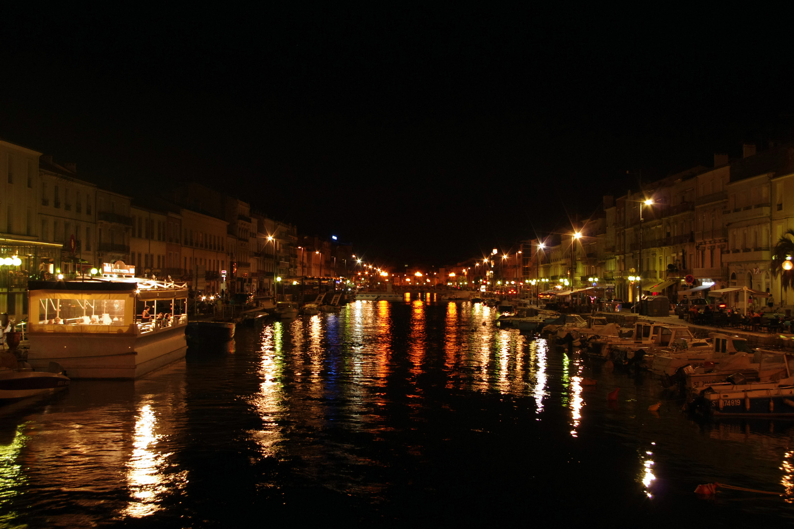 C'est beau un port, la nuit !