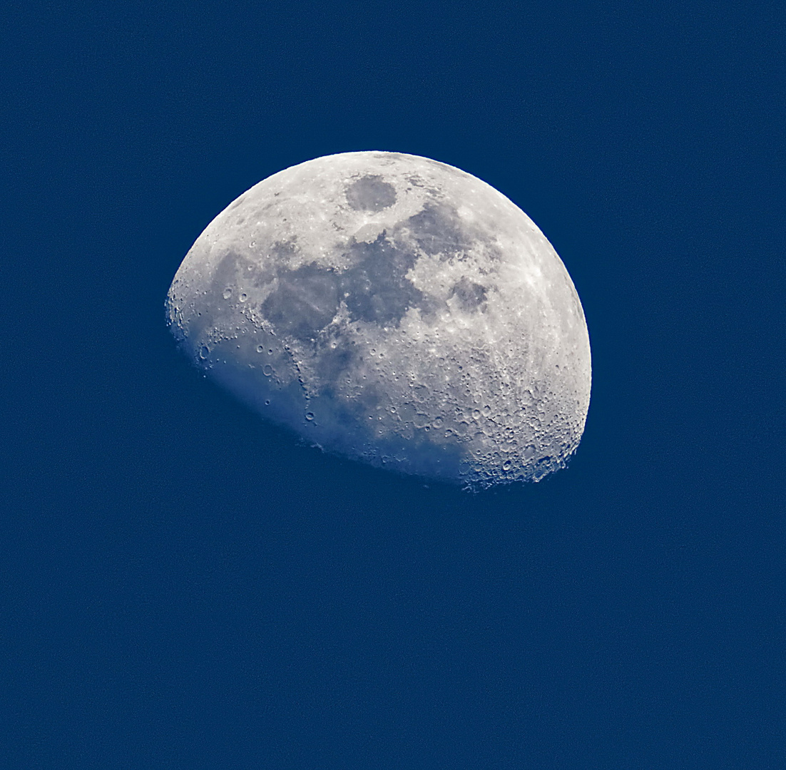 C'est l'heure bleue pour la Lune.