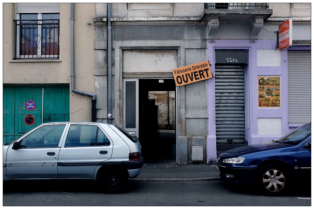 C'est tout au fond de la cour