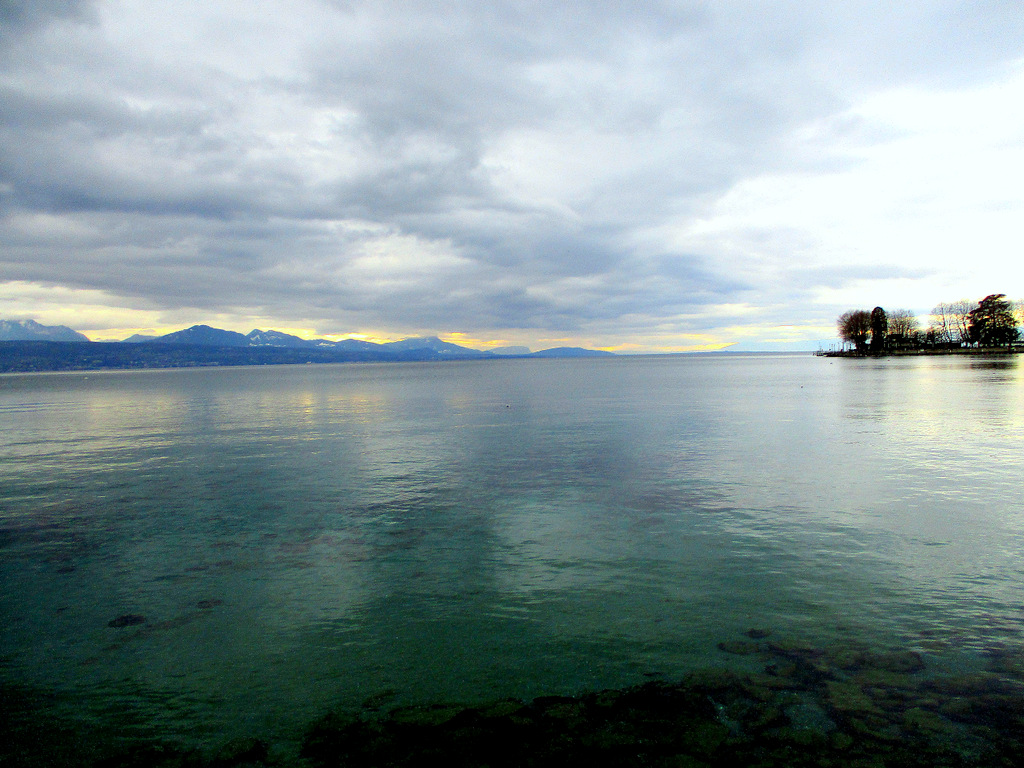 CET APRES-MIDI....VUE SUR "MON" BIEN-AIME LAC !!