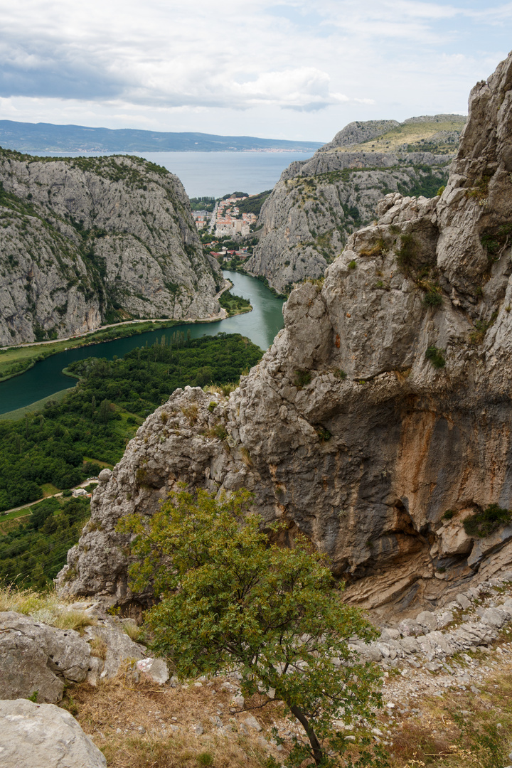 Cetina-Canyon mit Blick auf Omis