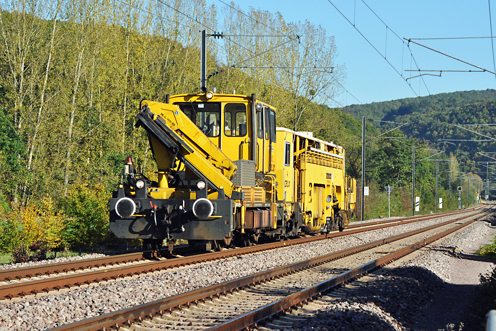 CFL 1052 mit Gleisstopfmaschiene Plasser & Theurer