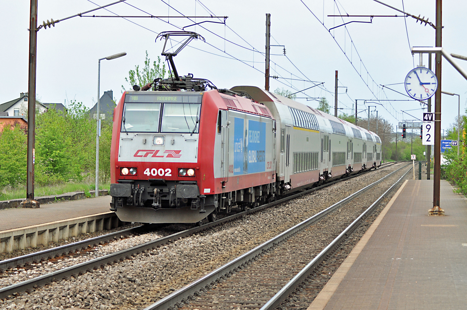 CFL 4002 mit RB nach Rodange im HP Berchem