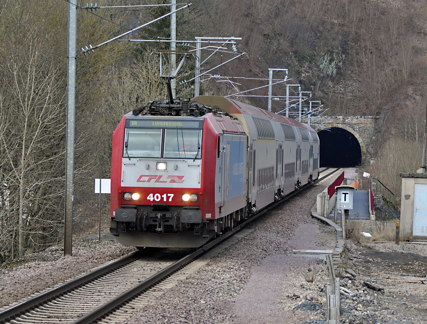 CFL 4017 mit IR nach Luxemburg Sauerüberquerung bei Michelau