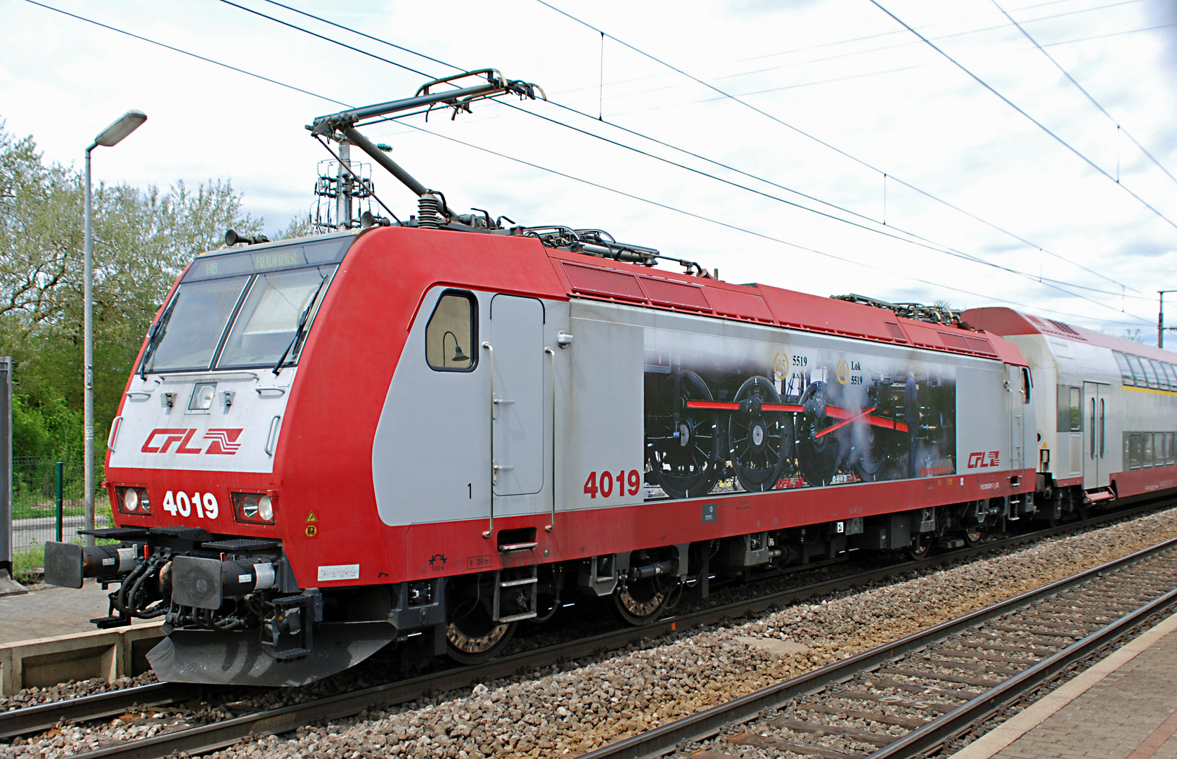 CFL 4019 mit 5519 Werbebeklebung