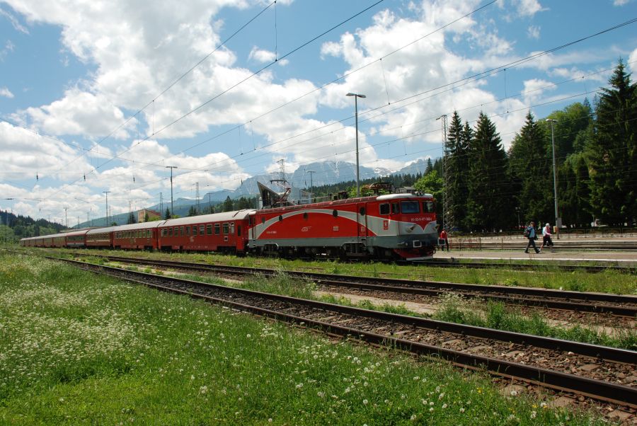 CFR Fast Train in Predeal Station