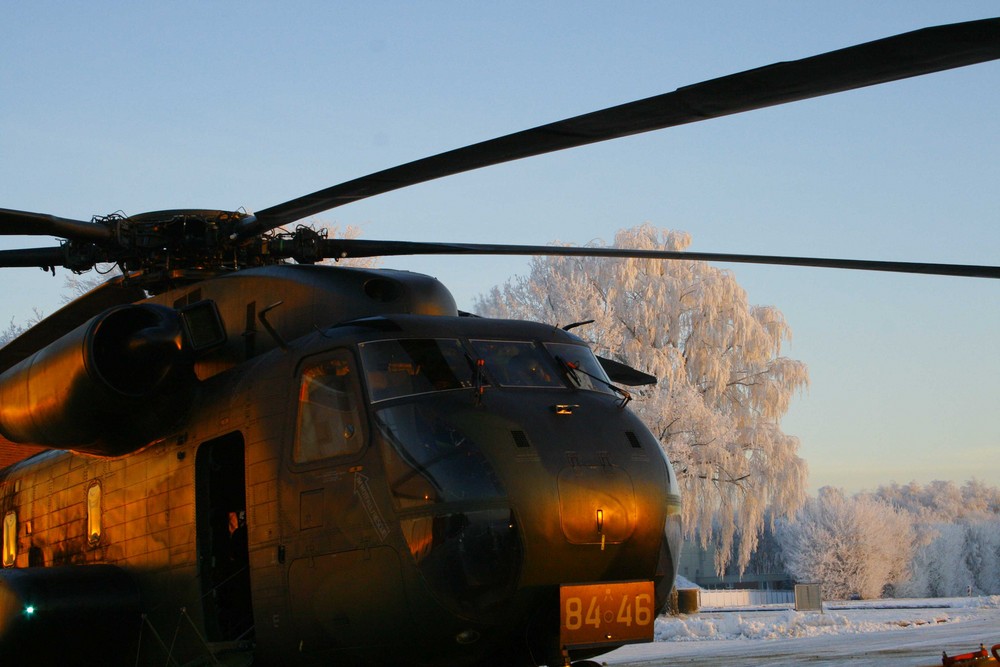 CH 53 G im eisigen Sonnenaufgang