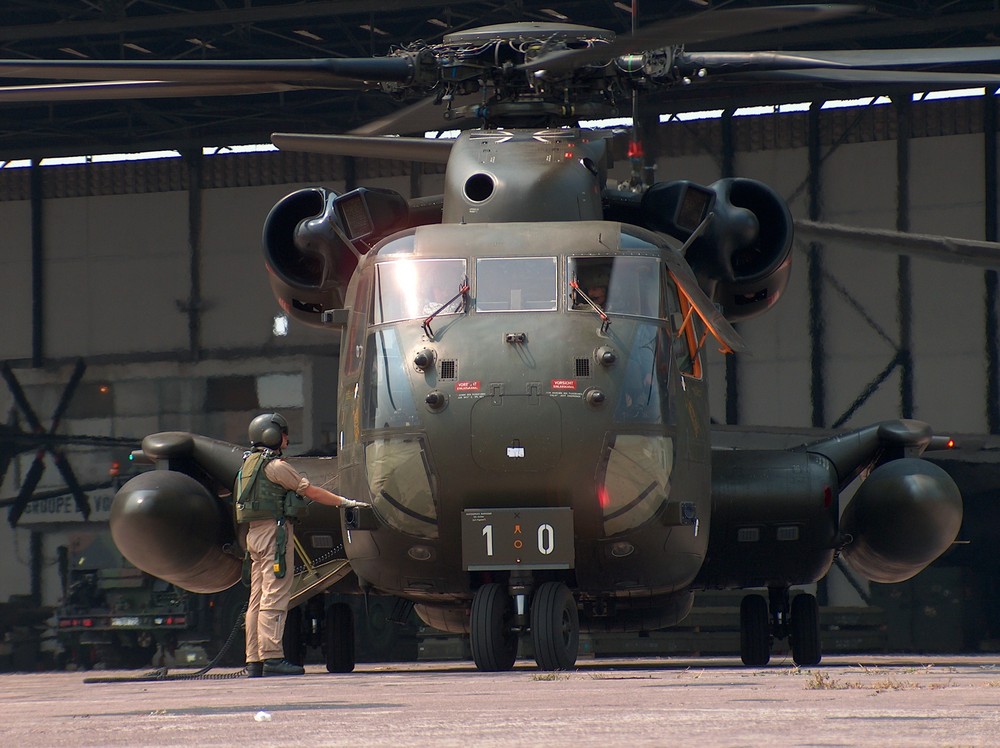 CH 53 GS auf dem International Airport Kinshasa ( Dem. Republik Kongo )