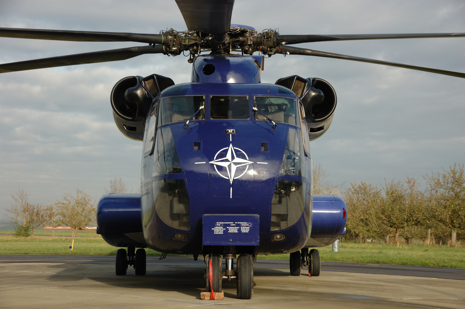 CH-53 vom HSG 64 in Laupheim (Sonderlackierung)