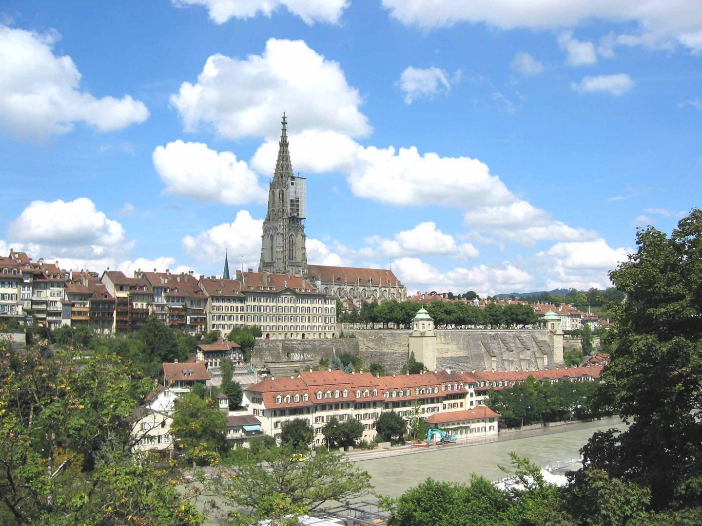 CH  Bernermünster und Aare-Fluss