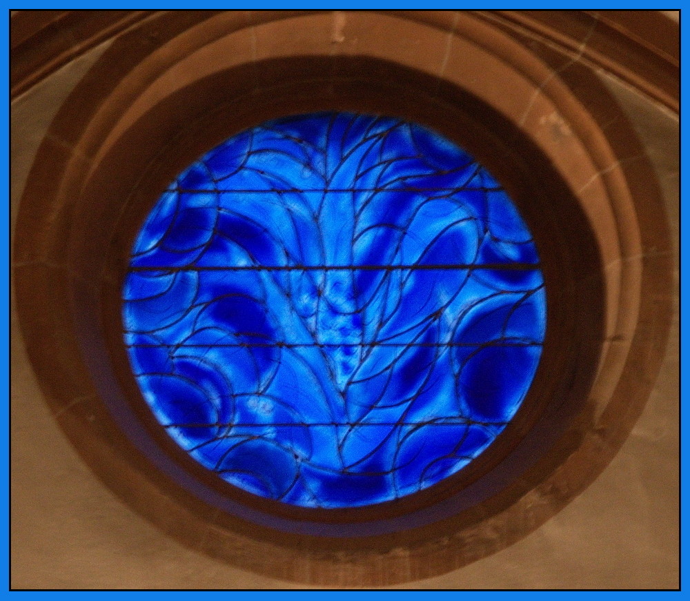 Chagall-blau in der Pfarrkirche St.Stephan in Mainz