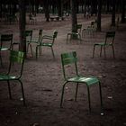 Chaises éparpillées - Jardin des Tuileries