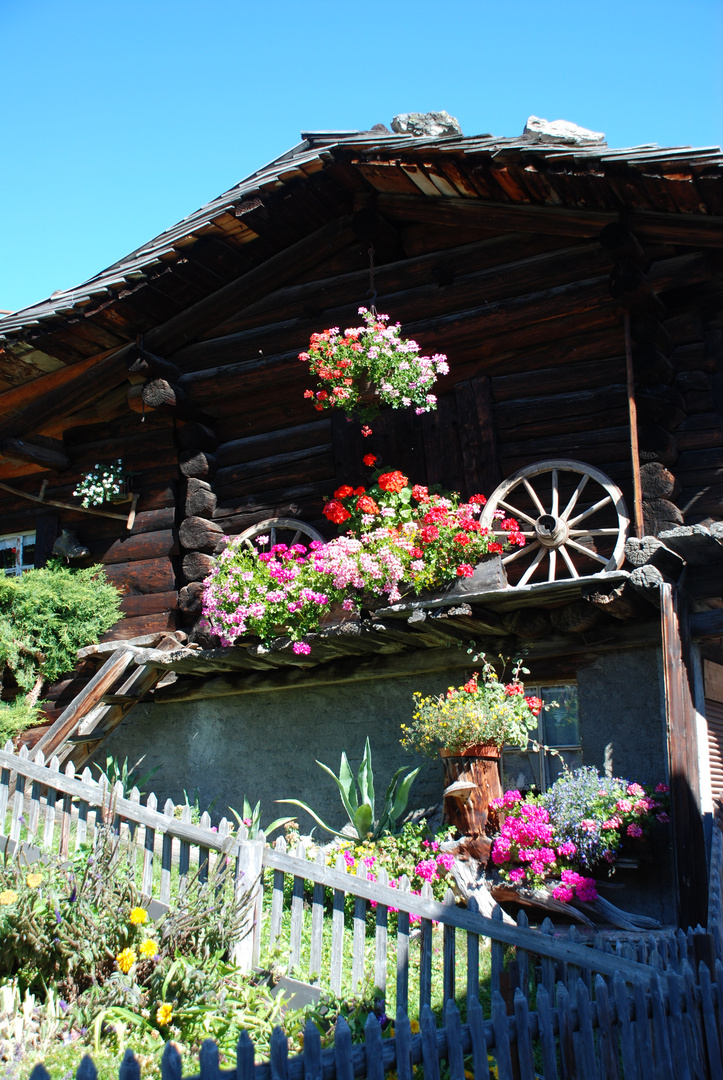 Chalet der urwüchsigen Gemeinde Mürren im Berner Oberland