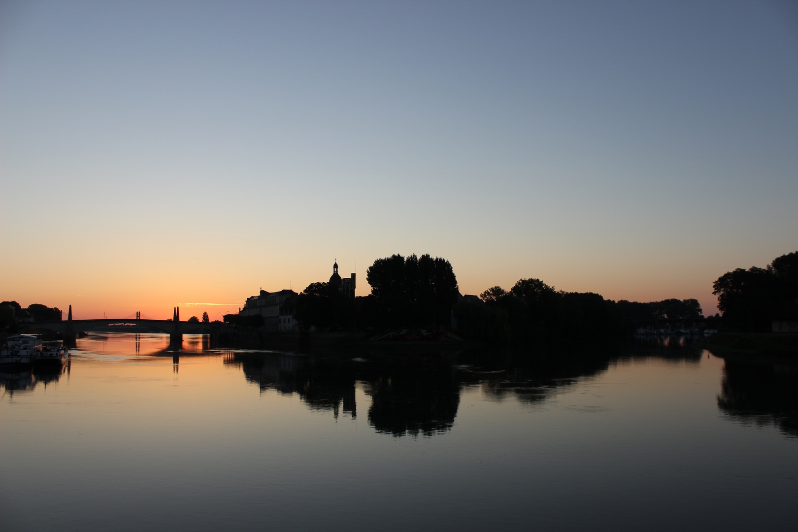 Chalon sur Saone vor Sonnenaufgang