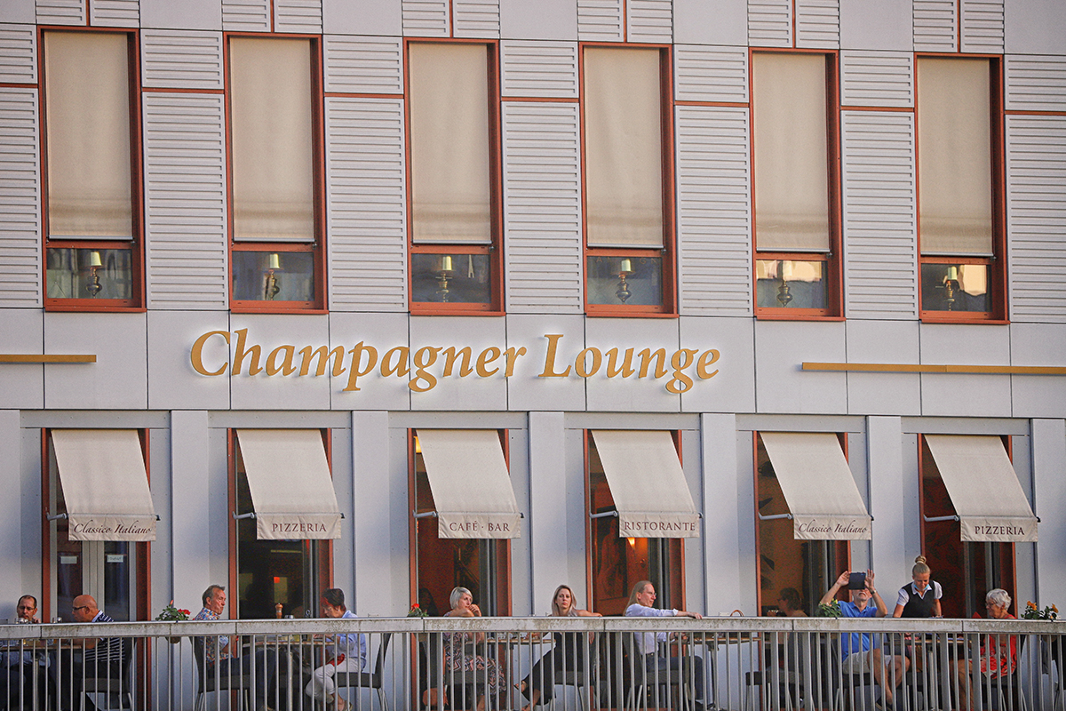 Chamapgner Lounge