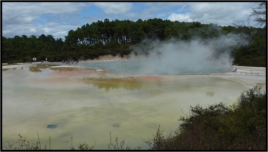 Champagne Pool / Wai-O-Tapu Thermal Wonderland