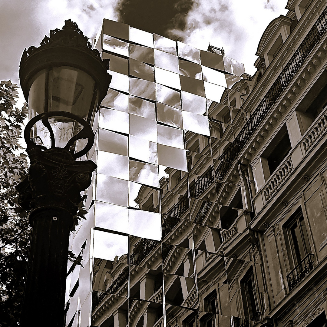 Champs-Elysées.