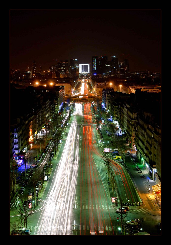Champs-Elysees vom Arc de Triomphe aus
