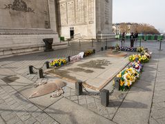 Champs Élysées - Arc de Triomphe - Tombe du Soldat inconnu - 02