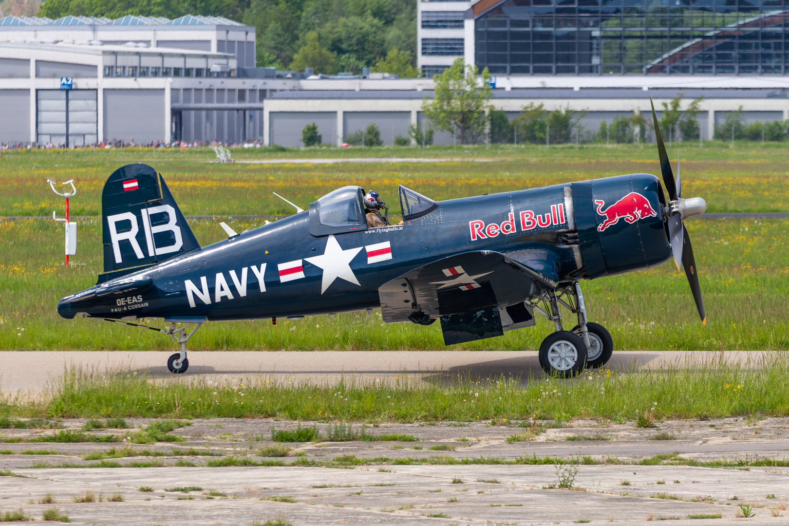 Chance Vought F4U- 4 "Corsair"