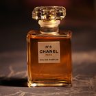 Chanel Nr. 5 .....