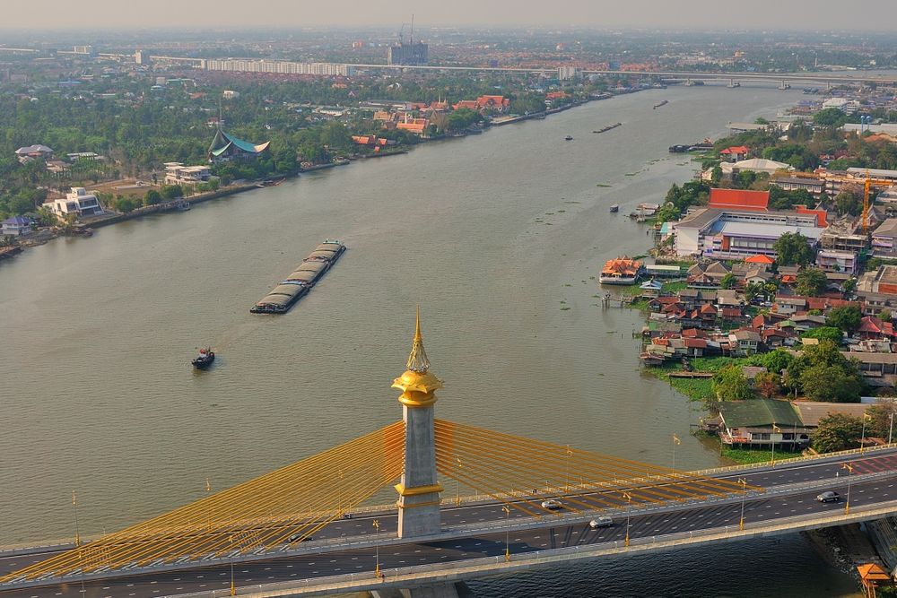 Chao Phraya River-crossing bridge in Nonthaburi