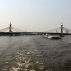 Chao Phraya River, Totalsicht der Brücke
